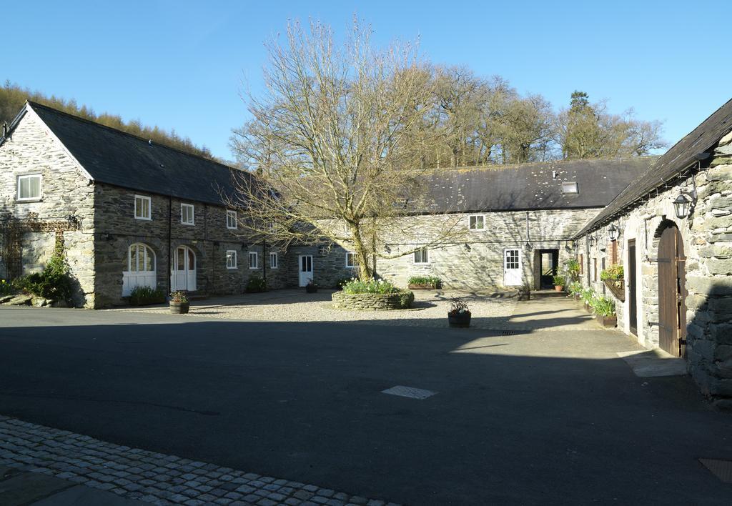 Bryn Melyn Farm * Bala